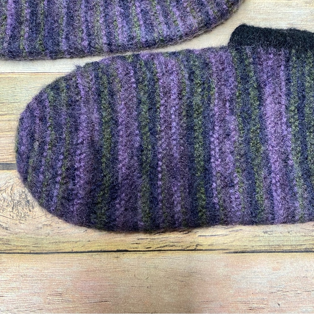 Hand Knit Norwegian slippers. NEW - Picture 4 of 5